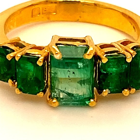 Emerald 3.55ct Solid 22K Yellow Gold Ring - Picture 9 of 9